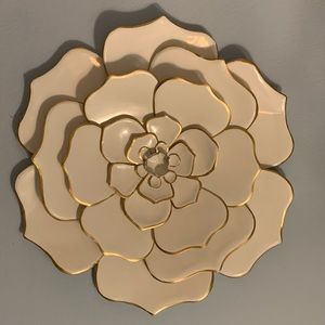 Metal flower for wall